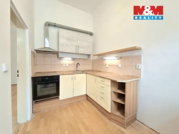 Pronájem bytu 2+1, Karlovy Vary, Wolkerova, 50 m2