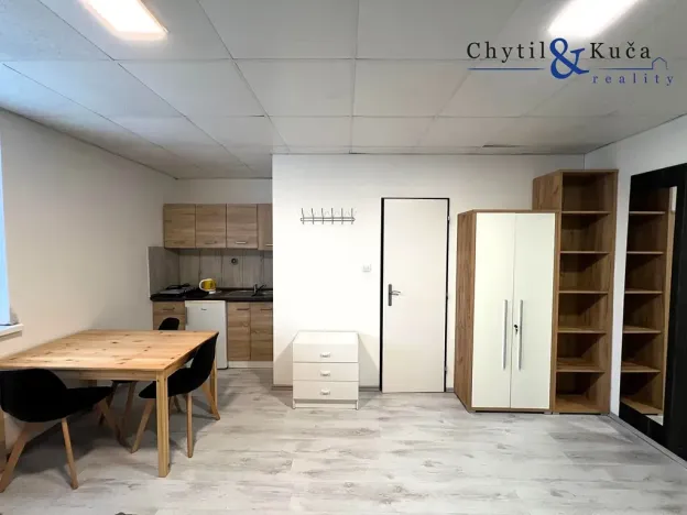 Pronájem ubytování, Přerov, Škodova, 985 m2