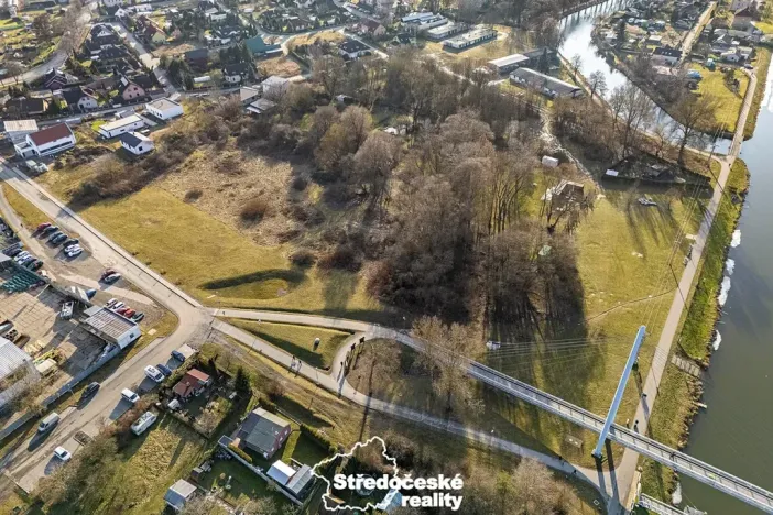 Prodej podílu komerčního pozemku, Čelákovice, 13487 m2