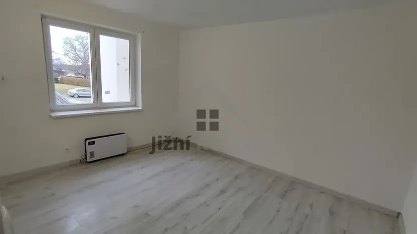Prodej bytu 3+1, Mladá Vožice, Husovo náměstí, 80 m2