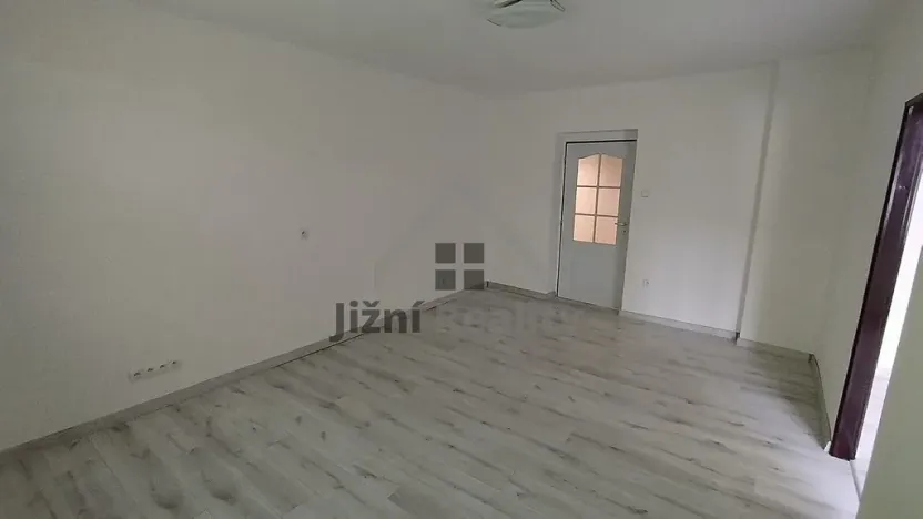 Prodej bytu 3+1, Mladá Vožice, Husovo náměstí, 80 m2