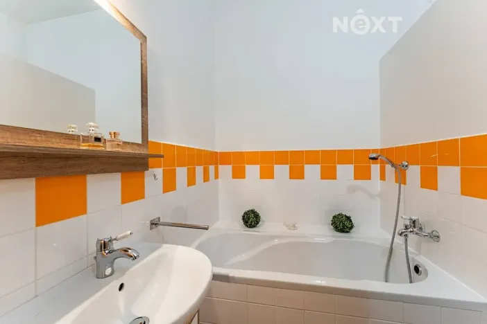 Prodej rodinného domu, Štíty, nám. Míru, 267 m2