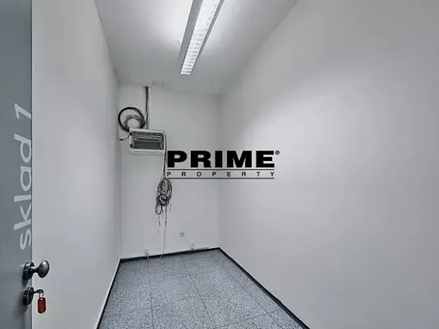 Pronájem kanceláře, Praha - Nové Město, Soukenická, 244 m2