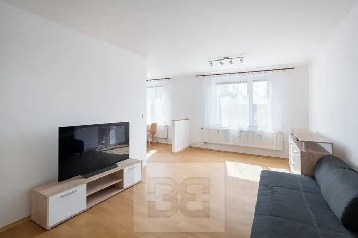Pronájem bytu 1+kk, Milovice, 44 m2