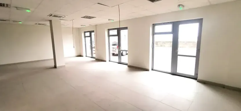 Pronájem obchodního prostoru, Klecany, V Honech, 200 m2
