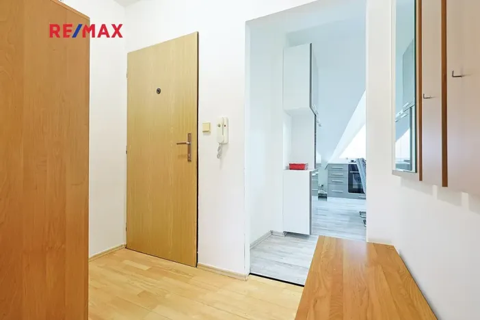 Pronájem bytu 2+1, Tlučná, V Rybníčkách, 43 m2