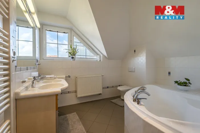 Prodej rodinného domu, Veltrusy, U Stadionu, 180 m2