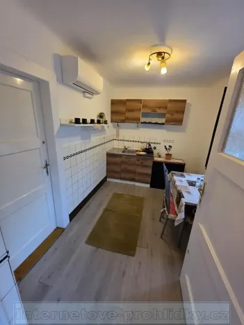 Pronájem bytu 1+kk, Praha - Modřany, U pily, 19 m2