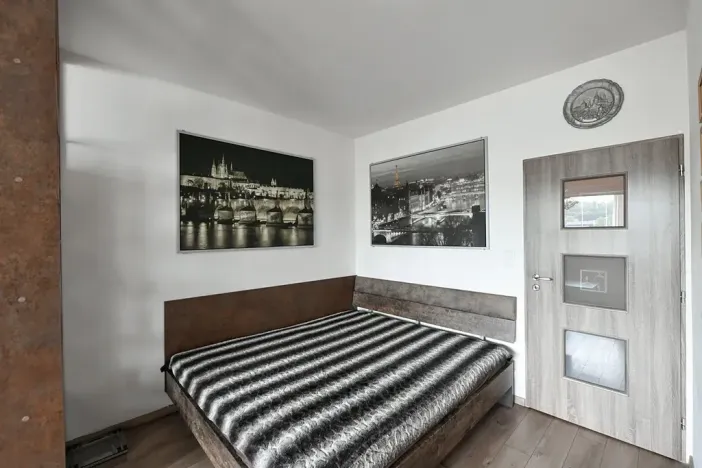 Pronájem bytu 1+kk, Praha - Vysočany, Poděbradská, 36 m2