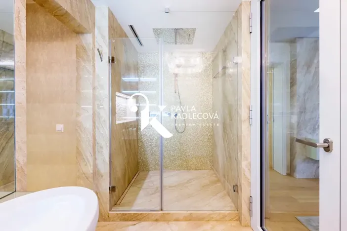 Prodej bytu 4+kk, Praha - Karlín, Karolinská, 200 m2