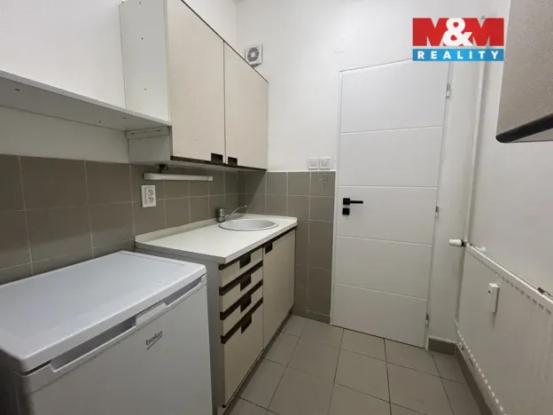 Pronájem obchodního prostoru, Liberec - Liberec IV-Perštýn, Moskevská, 170 m2