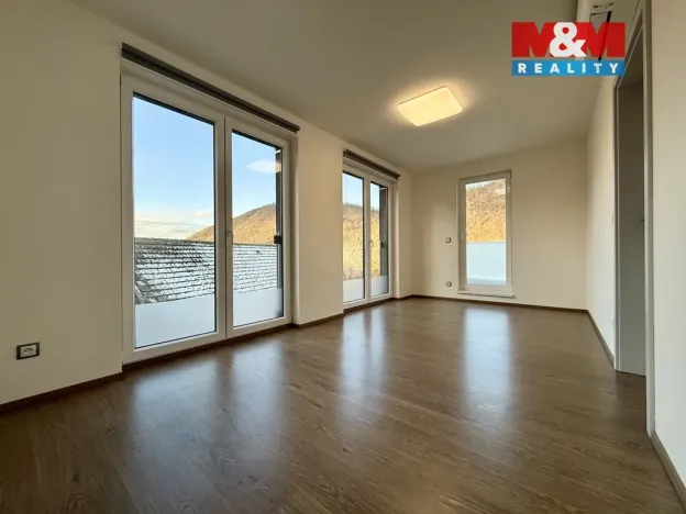 Pronájem bytu 4+kk, Měchenice, Hlavní, 71 m2