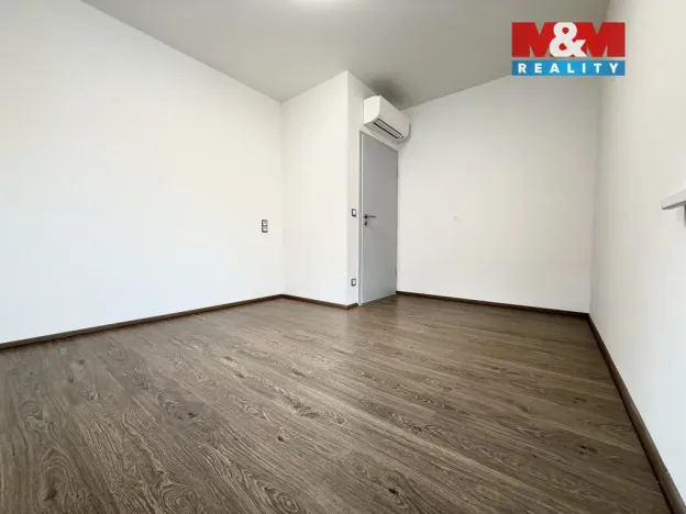 Pronájem bytu 4+kk, Měchenice, Hlavní, 71 m2