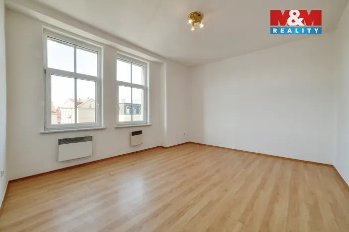 Prodej bytu 2+kk, Mariánské Lázně, Husova, 48 m2