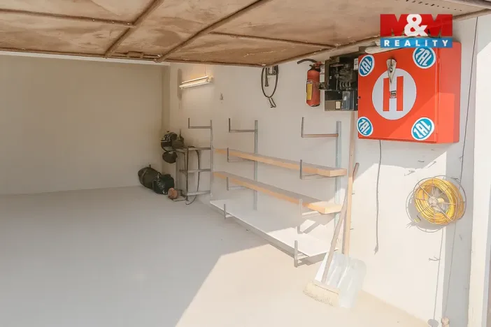 Prodej garáže, Kladno - Kročehlavy, 19 m2