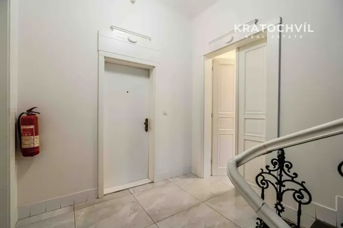 Prodej bytu 1+kk, Praha - Bubeneč, Korunovační, 32 m2