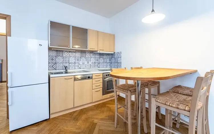 Pronájem atypického bytu, Praha - Staré Město, Bílkova, 40 m2