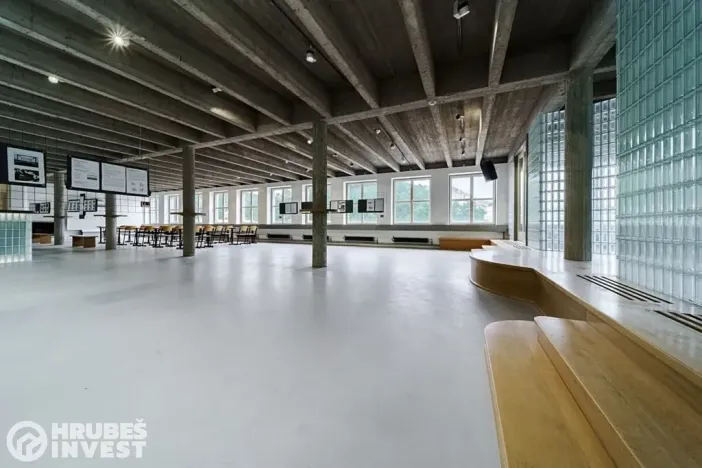 Prodej komerční nemovitosti, Adamov, Mírová, 2380 m2