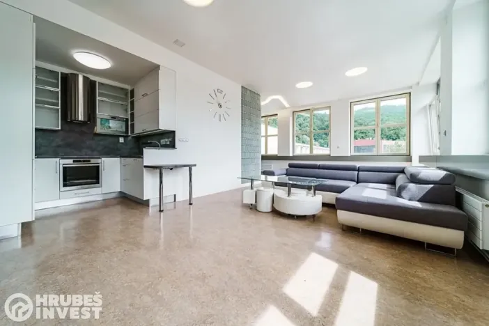 Prodej komerční nemovitosti, Adamov, Mírová, 2380 m2