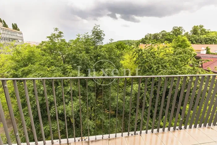 Pronájem bytu 2+kk, Praha - Michle, Magistrů, 65 m2