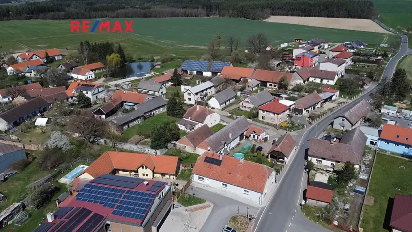 Prodej rodinného domu, Chrást, 280 m2