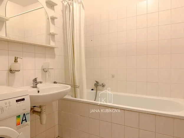 Pronájem bytu 1+kk, Vacenovice, Na Dědině, 31 m2