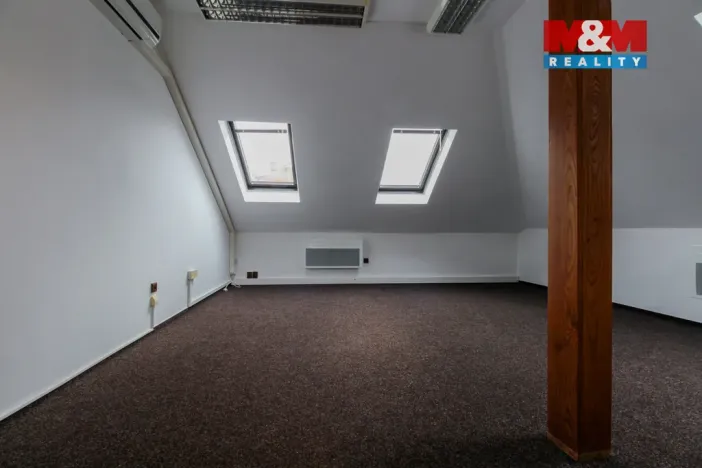 Pronájem kanceláře, Jeseník, nám. Svobody, 120 m2