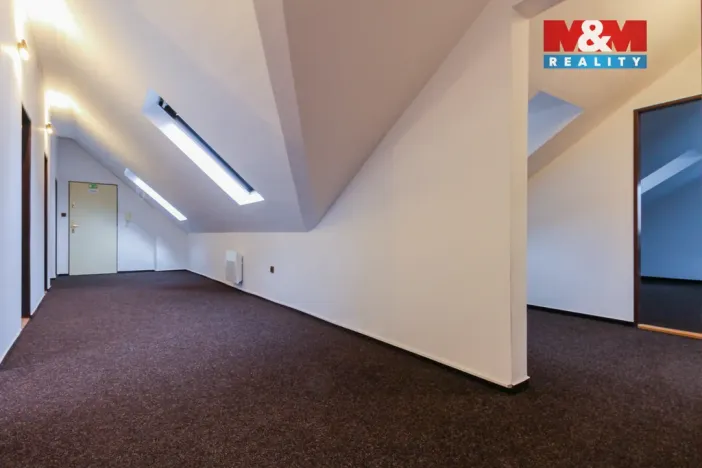 Pronájem kanceláře, Jeseník, nám. Svobody, 120 m2