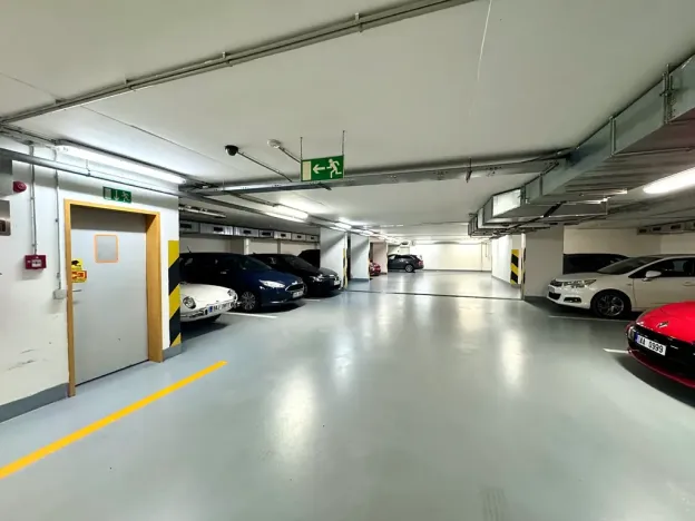 Pronájem garážového stání, Praha - Hostivař, Rižská, 12 m2