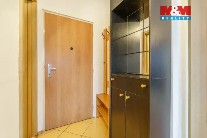 Pronájem bytu 1+1, Karlovy Vary - Stará Role, Okružní, 36 m2