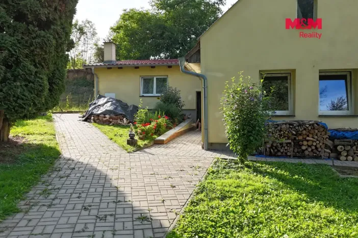 Prodej bytu 2+kk, Červené Pečky, Dobešovice, 66 m2