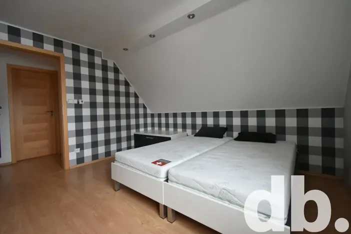 Pronájem bytu 3+kk, Karlovy Vary, Chelčického, 71 m2