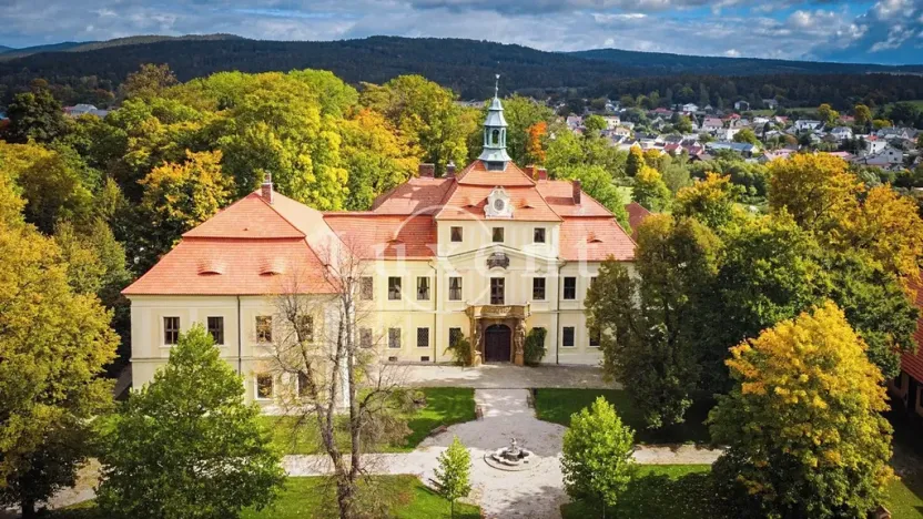 Pronájem komerční nemovitosti, Mirošov, náměstí Míru, 1364 m2