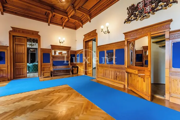 Pronájem komerční nemovitosti, Mirošov, náměstí Míru, 1364 m2