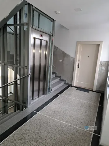 Pronájem bytu 2+kk, Praha - Nové Město, Vyšehradská, 43 m2