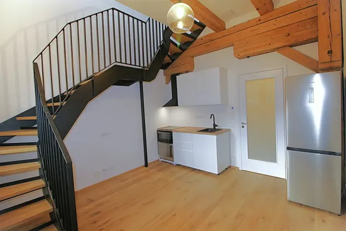 Pronájem bytu 2+kk, Praha - Nusle, Vrtbova, 43 m2