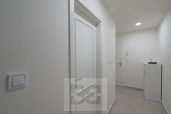 Pronájem bytu 2+kk, Praha - Vinohrady, Varšavská, 48 m2