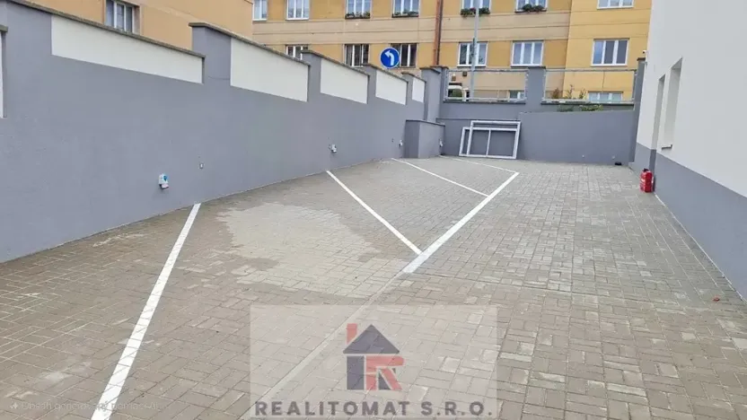 Prodej garáže, Praha - Motol, Podhorská, 15 m2