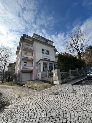 Prodej bytu 1+kk, Karlovy Vary, Poděbradská, 58 m2