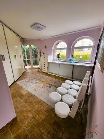 Prodej rodinného domu, Ohrobec, 590 m2