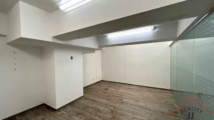 Pronájem kanceláře, Praha - Veleslavín, Na okraji, 215 m2