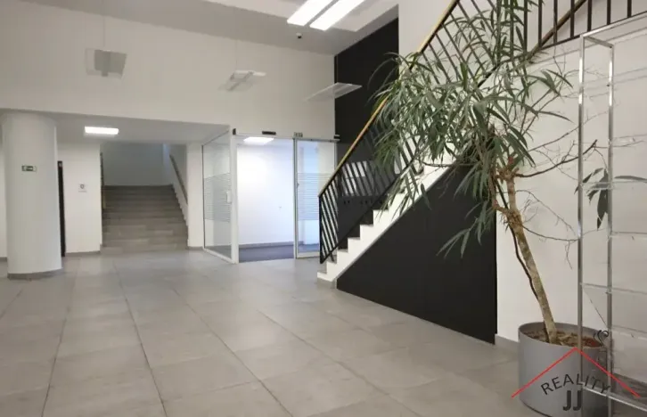 Pronájem kanceláře, Praha - Veleslavín, Na okraji, 650 m2