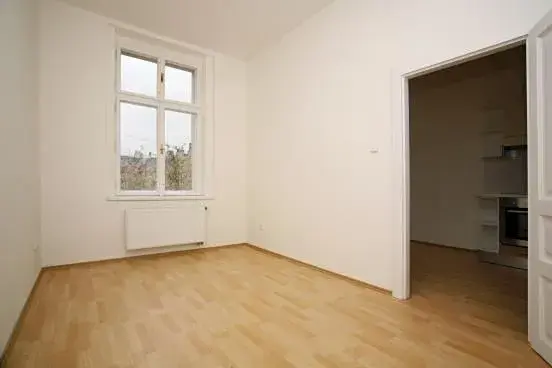 Pronájem bytu 2+kk, Praha - Vršovice, Žitomírská, 33 m2
