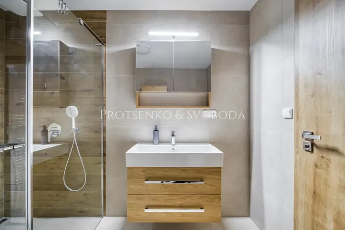 Prodej rodinného domu, Kamenice nad Lipou, nám. Husovo, 210 m2