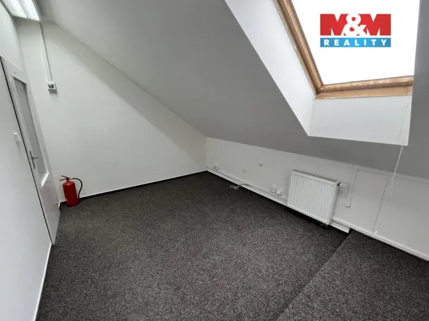 Pronájem obchodního prostoru, Čáslav - Čáslav-Nové Město, Jeníkovská, 165 m2