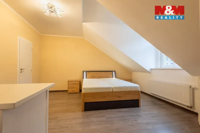 Pronájem bytu 2+kk, Karlovy Vary, Moskevská, 49 m2