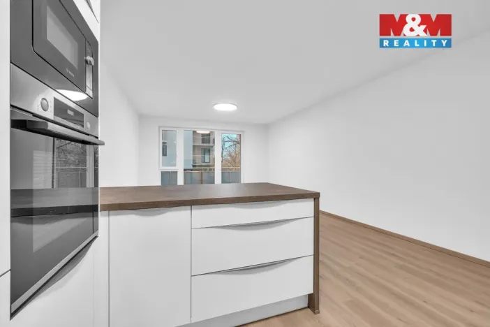 Pronájem bytu 2+kk, Pardubice - Zelené Předměstí, nábřeží Závodu míru, 79 m2