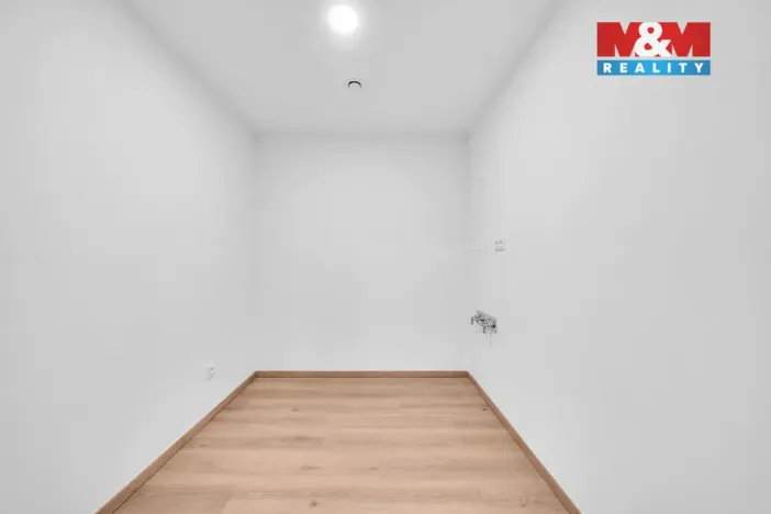 Pronájem bytu 2+kk, Pardubice - Zelené Předměstí, nábřeží Závodu míru, 79 m2