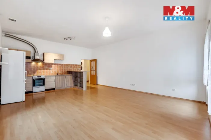 Prodej bytu 2+kk, Hostomice, Tyršovo náměstí, 61 m2