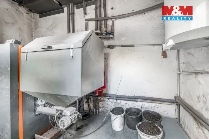 Prodej výrobních prostor, Krnsko, 700 m2